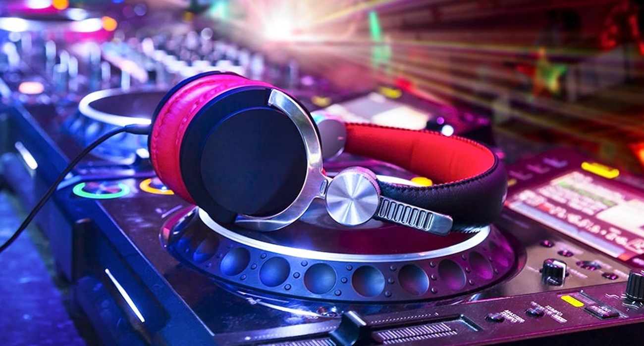 Expert DJ party organizers in Chennai providing music, sound, and lighting for all events.